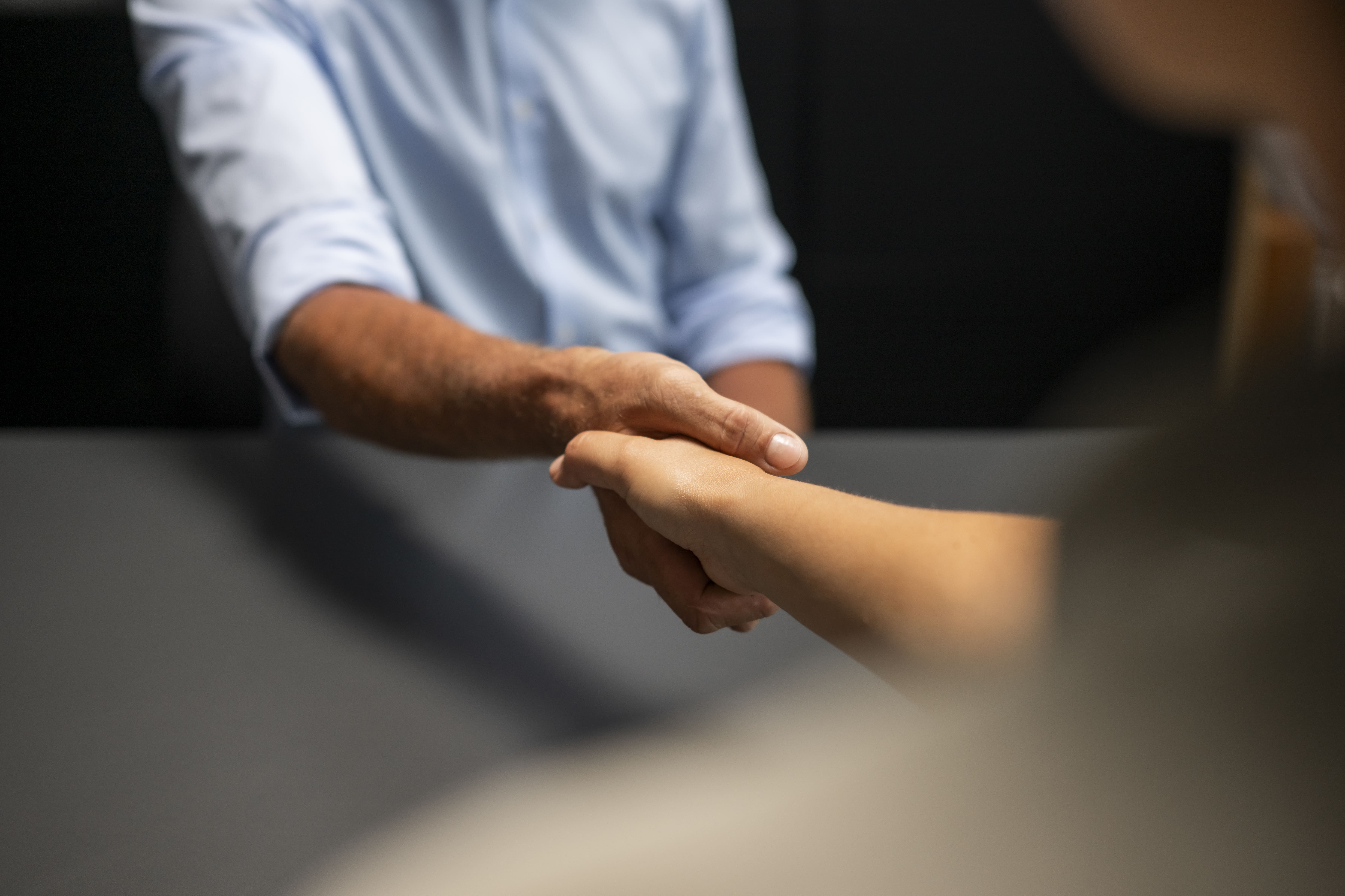 Werbemotiv GK zu Beratung Handschlag Küchenplanung